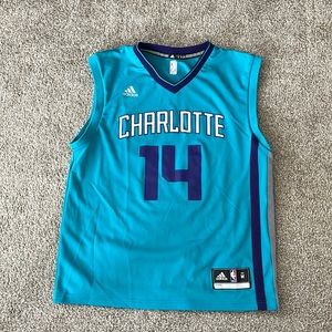 Men’s size medium hornets jersey
